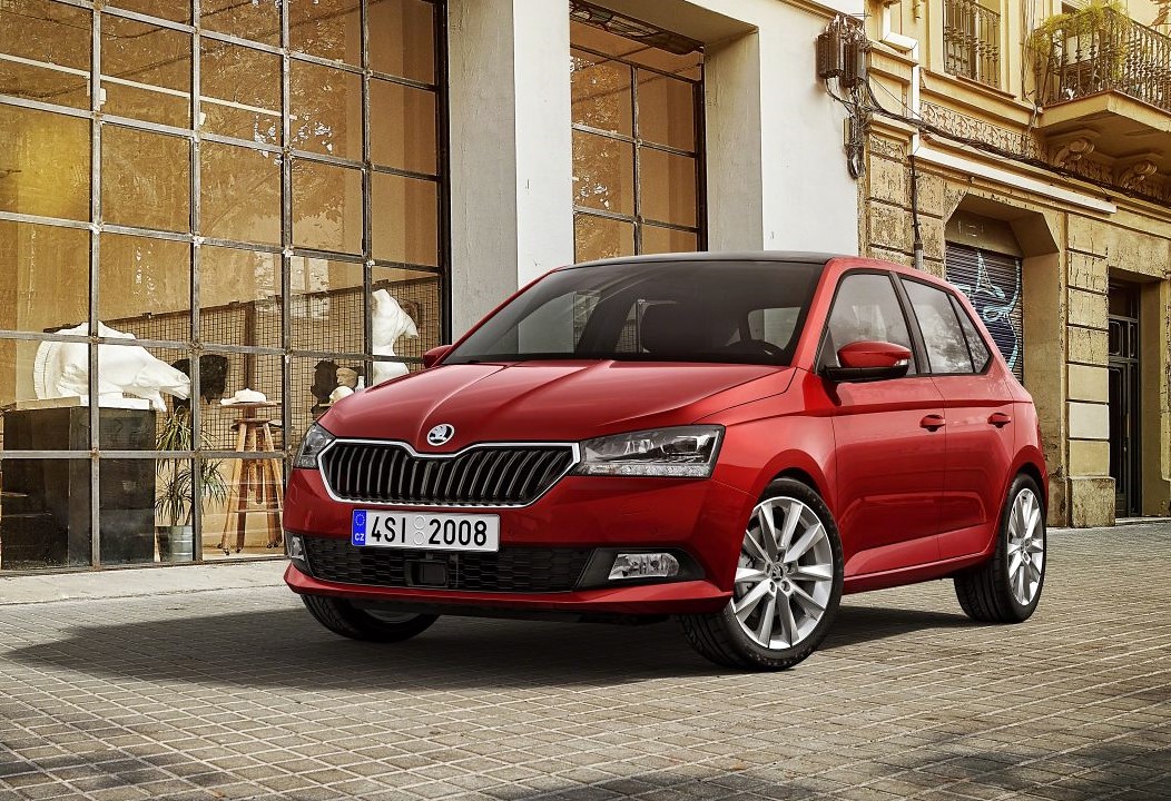 Nová Škoda Fabia má pozměněný design a také nové motory i asistenty