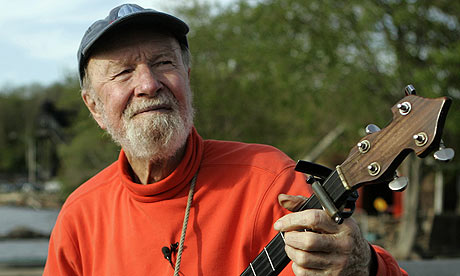 Zemřel legendární folkový
písničkář Pete Seeger