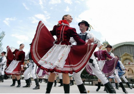 Skočnou polku vymyslela
česká služka Chadimová