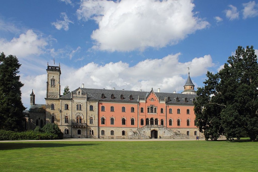 Turisté na Sychrově
mají nové centrum