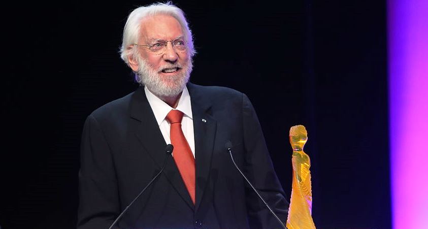 Donald Sutherland vystřihne
s grácií padouchy i klaďase