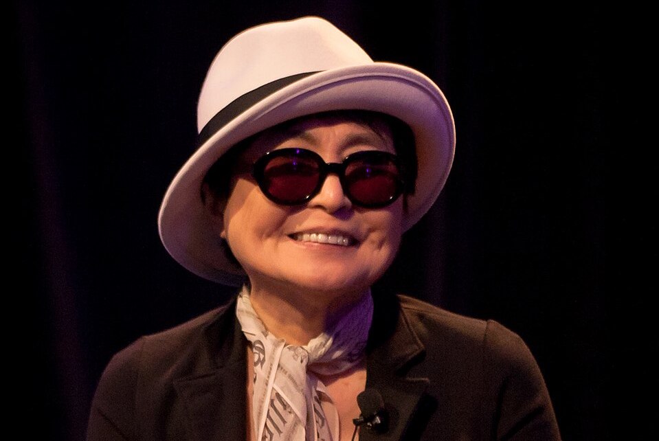 Yoko Ono: vizuální umělkyně,
ale i „ta, která rozbila Beatles“