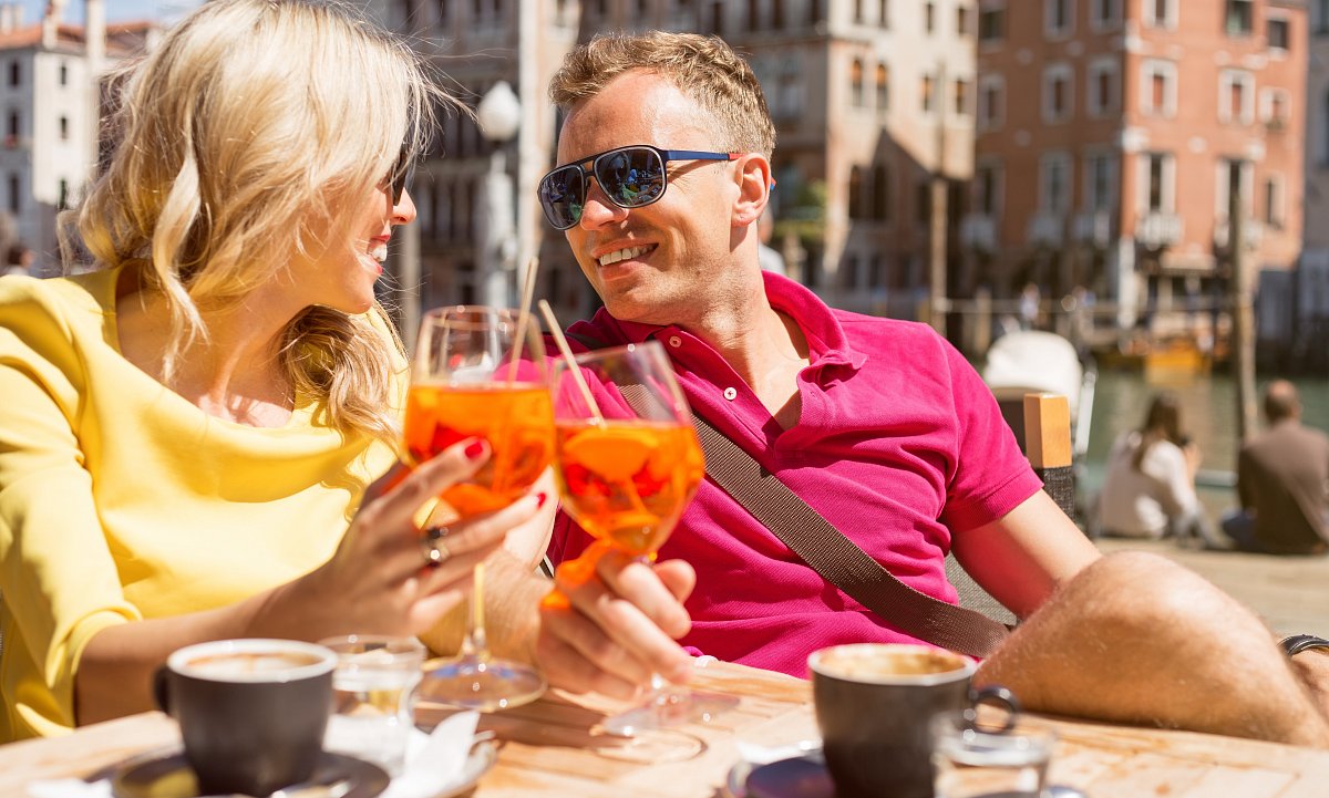 Drinky, které můžete ochutnat na dovolené