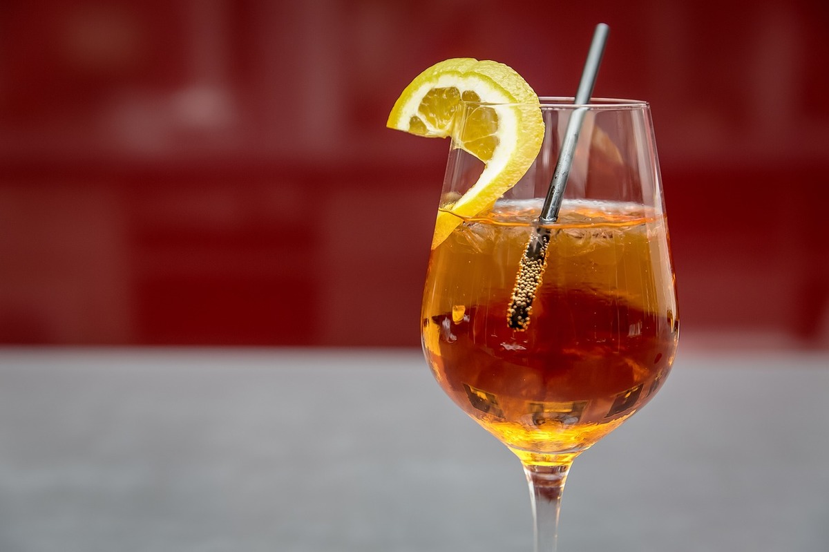 Překvapte návštěvu: namíchejte jim Aperol Spritz nebo Hugo