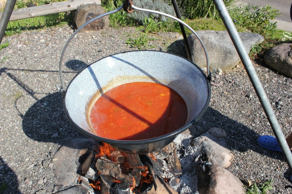 Na plotnu dejte dečku!