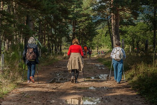 Pěší turistikou spotřebujeme tolik kalorií jako při joggingu