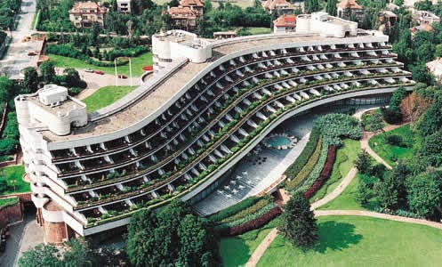 Hotel Praha koupil Petr
Kellner, postaví zde školu