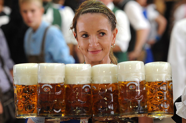 Začal Oktoberfest
s předraženým pivem