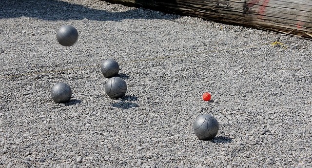 Zkuste pétanque! Ideální
hra vhodná i pro seniory!