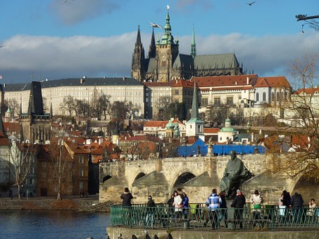 Hrátky s češtinou - Zpověď hradního pána - "jednoslabičná báseň"