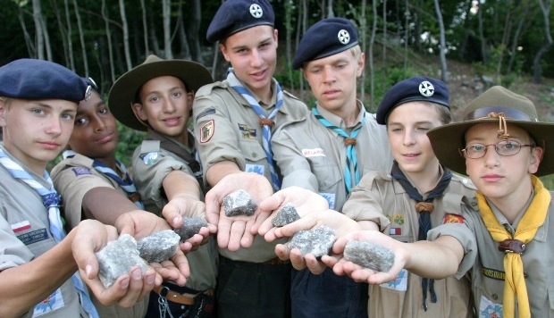 Skautský Junák byl za&nbsp;sto
let hned třikrát zakázán