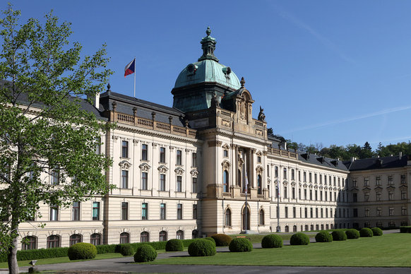 Parlament se o státním svátku
zdarma otevře návštěvníkům