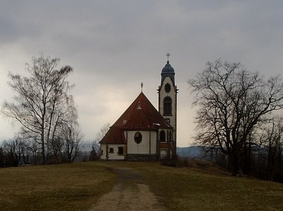 Začínáme u kostela Panny Marie U Obrázku v libereckých Ruprechticích.