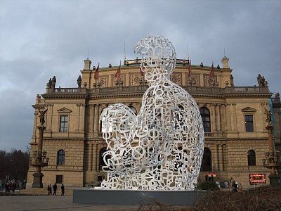 009-neviditelne-sochy-jaume-plensa-praha2009-foto-karlosik.jpg