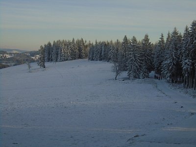 Nad sjezdovkou, hodně tu fičelo...