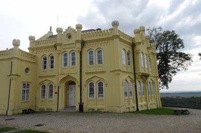 04-tady-zacina-prochazka-nad-labem.jpg