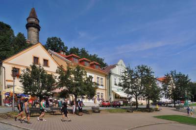 08-namesti-a-posledni-pohled-na-trubu.jpg