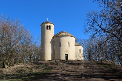 10-kaplicka-sv.-vojtecha-a-sv-jiri-na-vrcholu.jpg