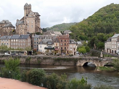 Vesnička Estaing, střední Francie