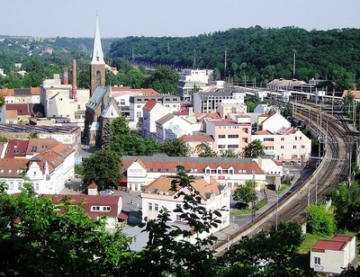 26_Od kostela jen 250 metrů k nádraží.jpg