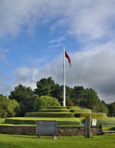 32-tynwald-hill-02.jpg