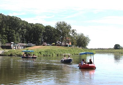 Vypluli jsme ze zdymadla, a přejíždíme přes Moravu