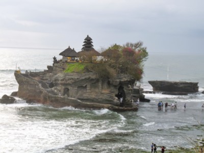 Bali - mořský chrám Tanah Lot .JPG