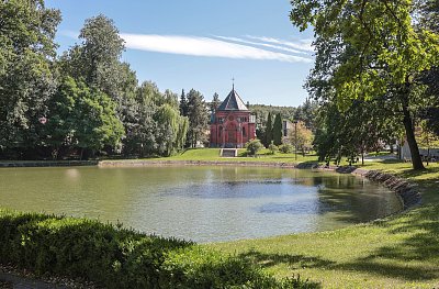 Kaple sv.Kříže v Chuchelné, prosvětlená