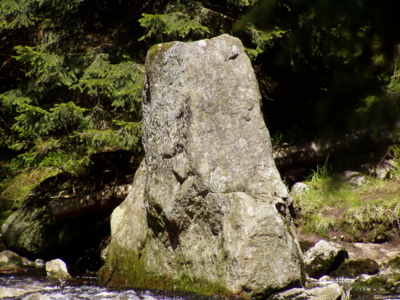 Menhir Modrava 2007, strana s okem