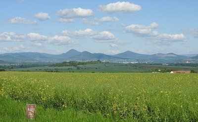 ceske-stredodhori-od-rozhledny.jpg