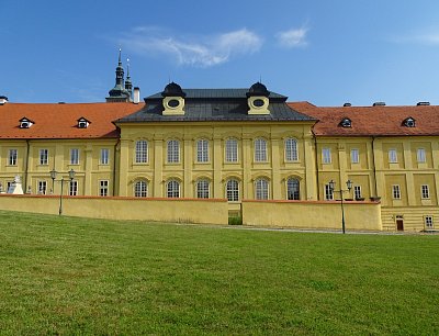 Barokní křídlo od Kyliána Ignáce Dientzenhofera