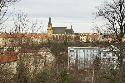 dsc03868-farni-kostel-sv.apolinare-praha-2.jpg