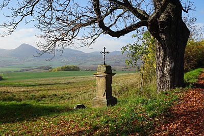 dsc07414-krizek-u-sutomi-a-lipska-hora.jpg