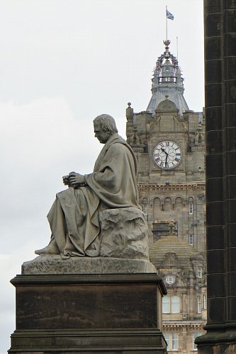 dsc09680-walter-scott-monument.jpg