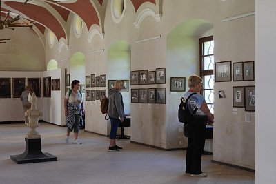 Rodinná galerie Kinských