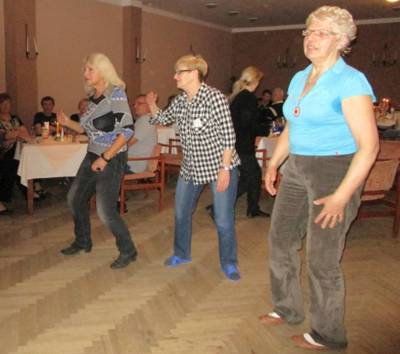 Rozcvička na parketu - Jíťa, Marie, Dagmar-Ája