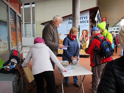 registrace s poplatkem 30 Kč na charitu