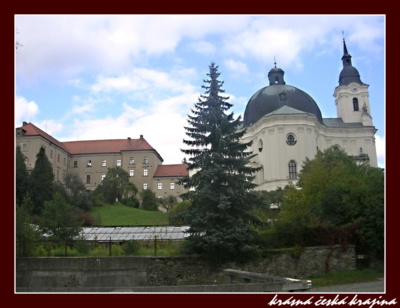 kouzlo-ceske-prirody-084-krtiny-zamek-a-kostel.jpg