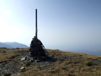 Mohyla z kamenů -  s těmito ale menšími jsme se poprvé setkali na Fagaraši. Přes planiny sloužily jako značky. 