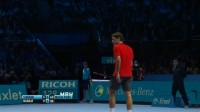 Federer si vybojoval matball a vyhrál za necelou hodinu nad Murrayem z Británie