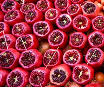 pomegranate-3004195_1280.jpg