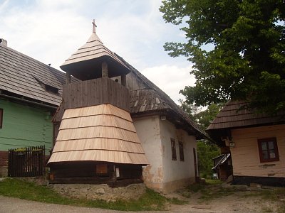 Všechny stavby v rezervaci lidové architektury Vlkolinec jsou úžasné