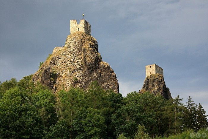 Hrad Trosky se turistům
otevře i večer a v noci