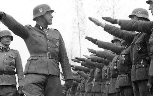 Jak se dostal Válečný archiv Waffen-SS do Protektorátu?